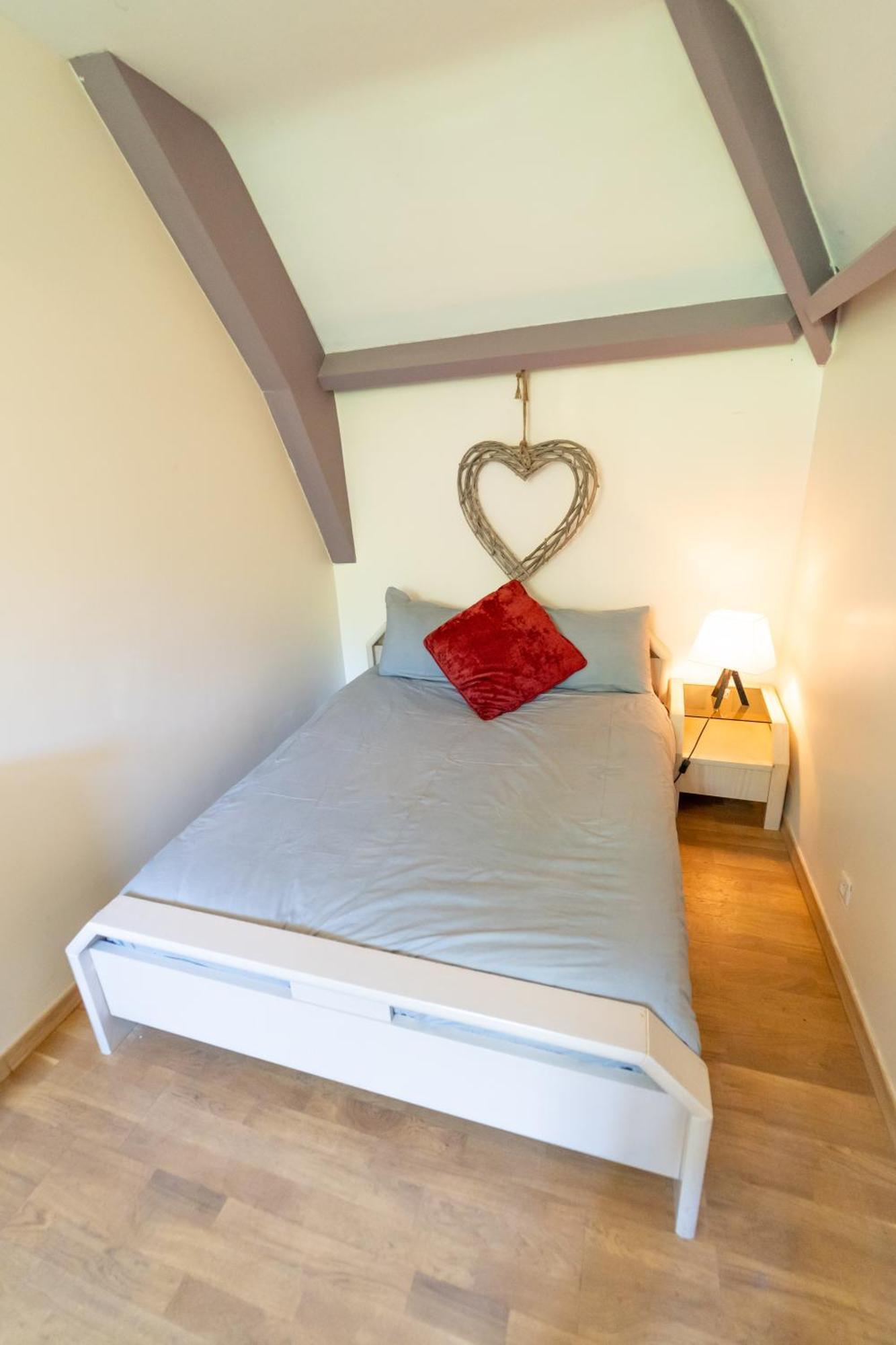 Appart 4 Chambres Parking Voitures Velos 10Min Blois Exterior photo